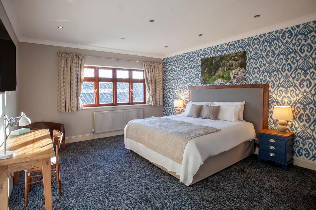 The Woodborough Inn Winscombe Room photo