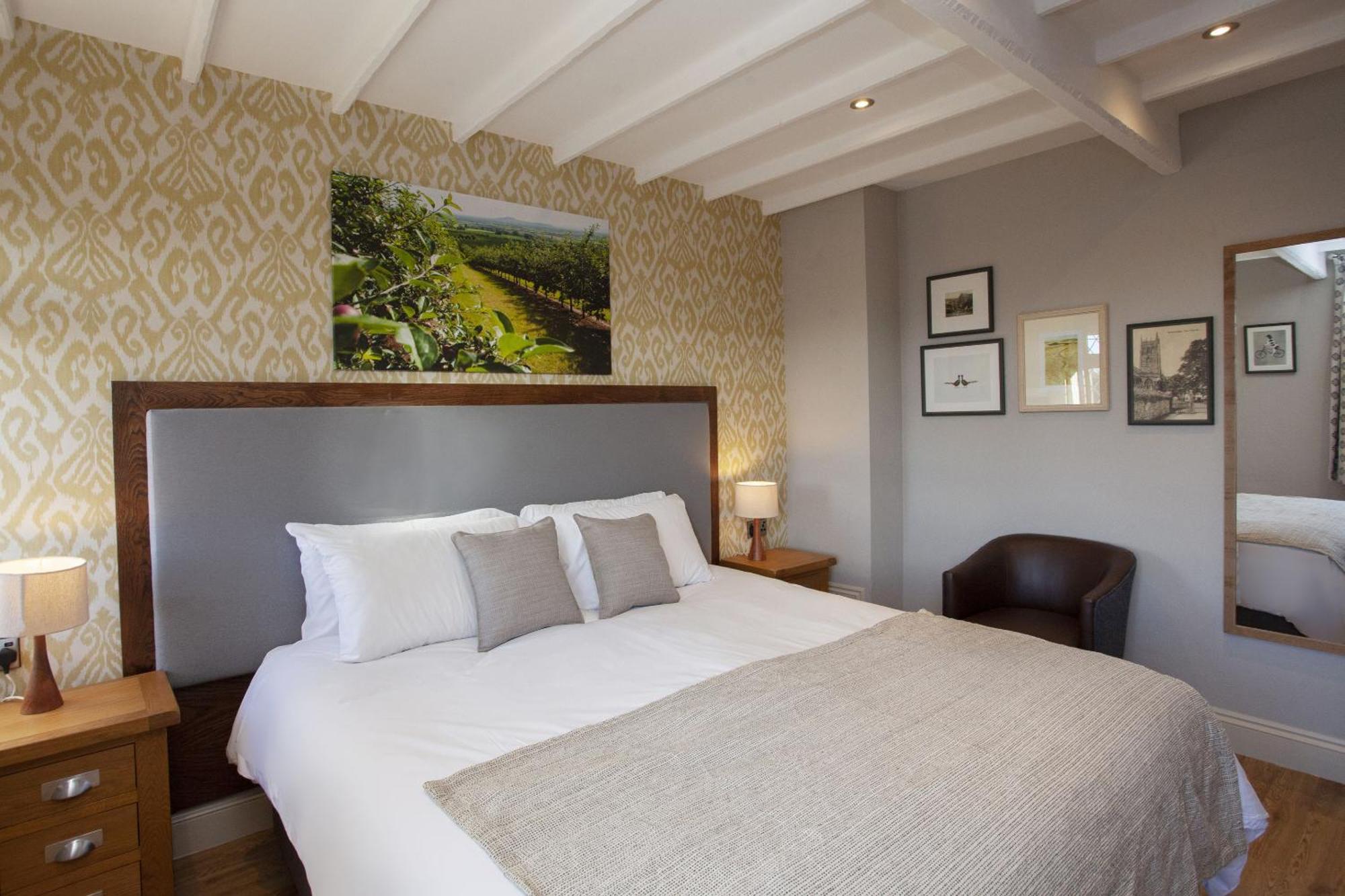 The Woodborough Inn Winscombe Room photo