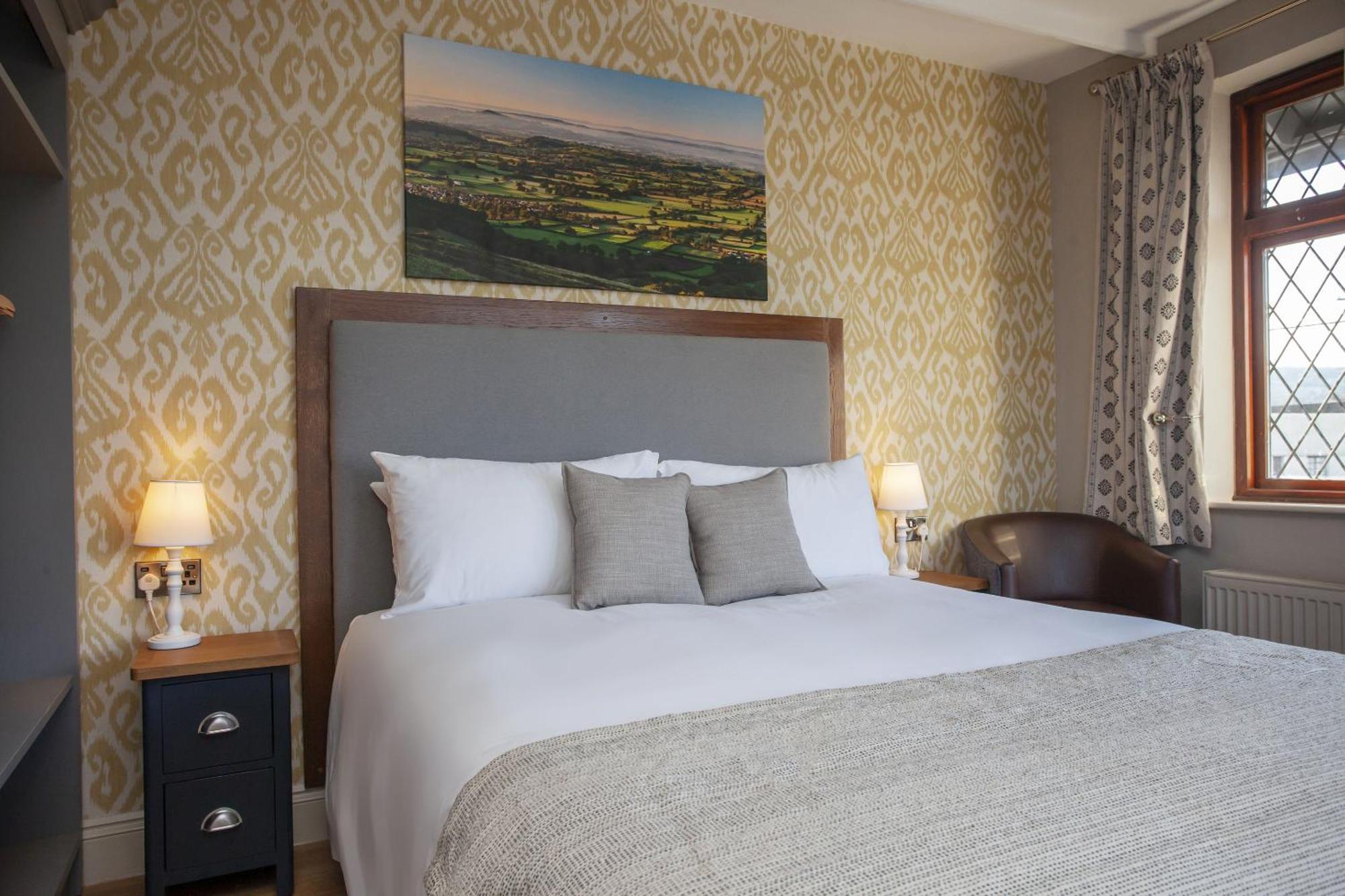 The Woodborough Inn Winscombe Room photo