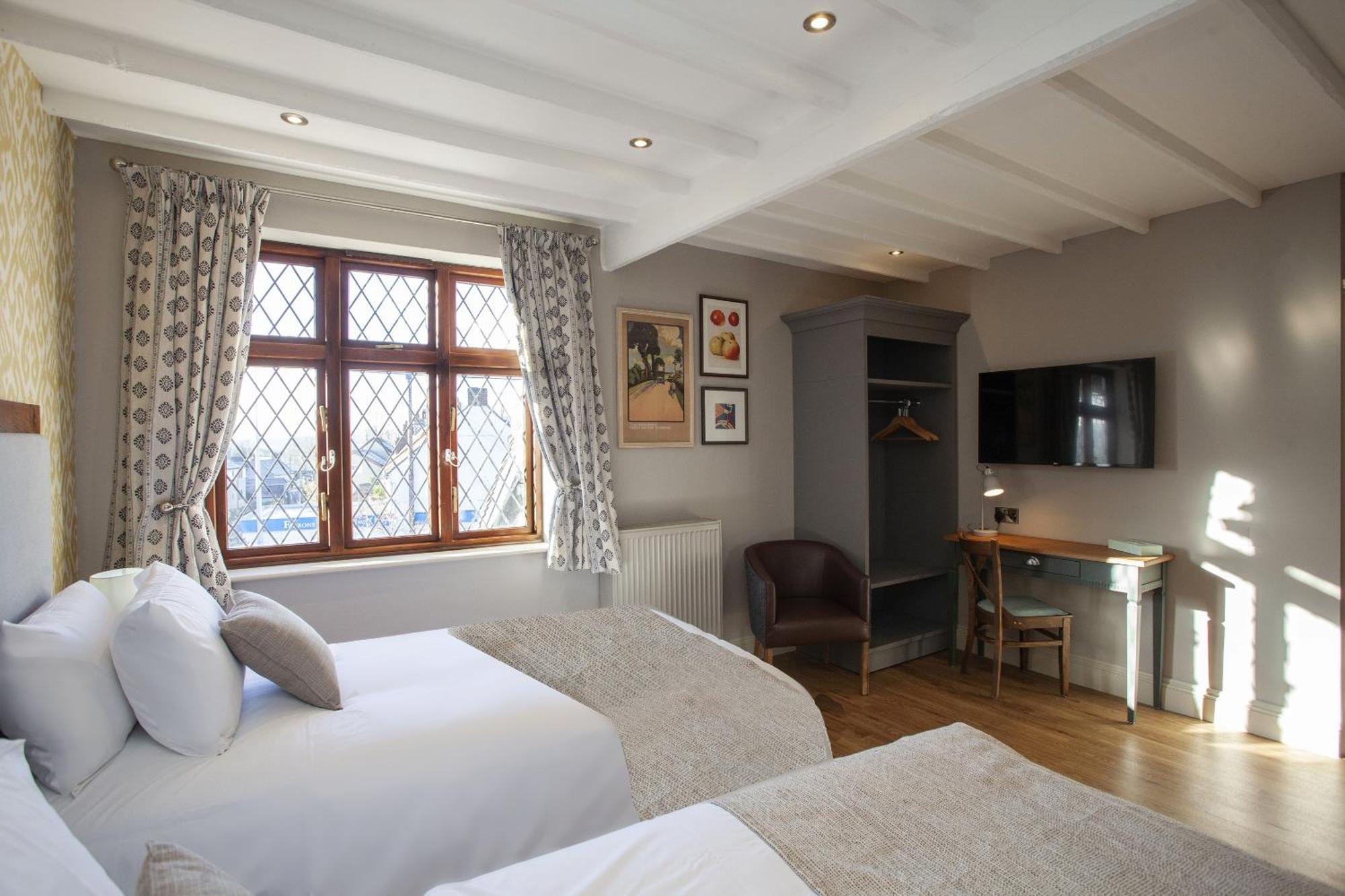 The Woodborough Inn Winscombe Room photo