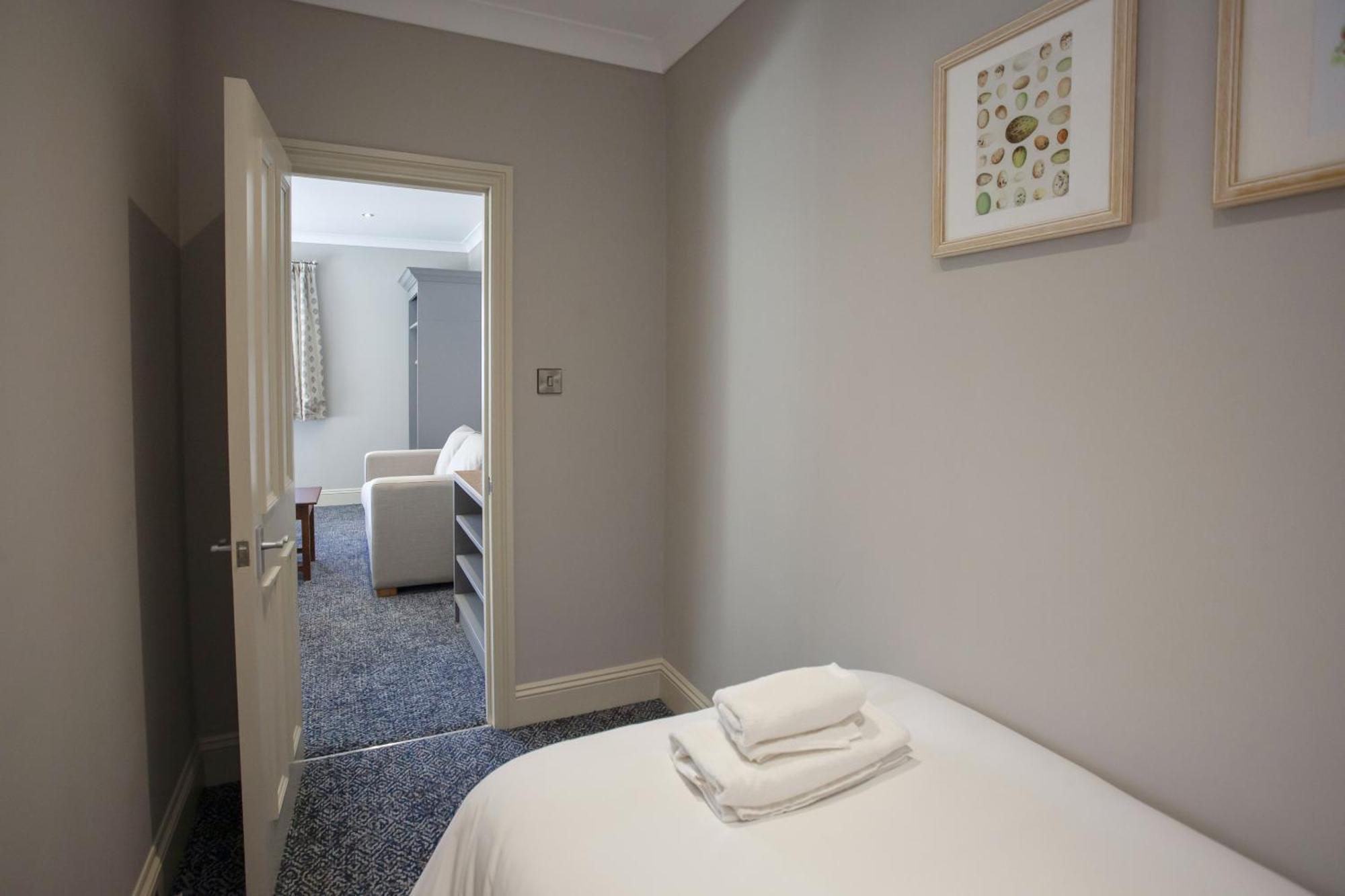 The Woodborough Inn Winscombe Room photo