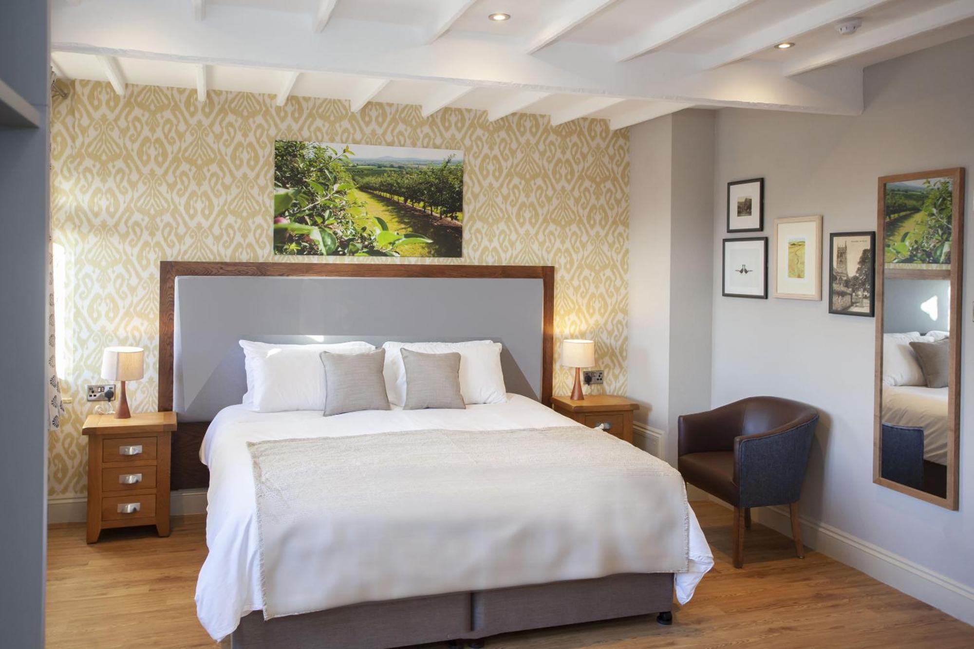 The Woodborough Inn Winscombe Room photo