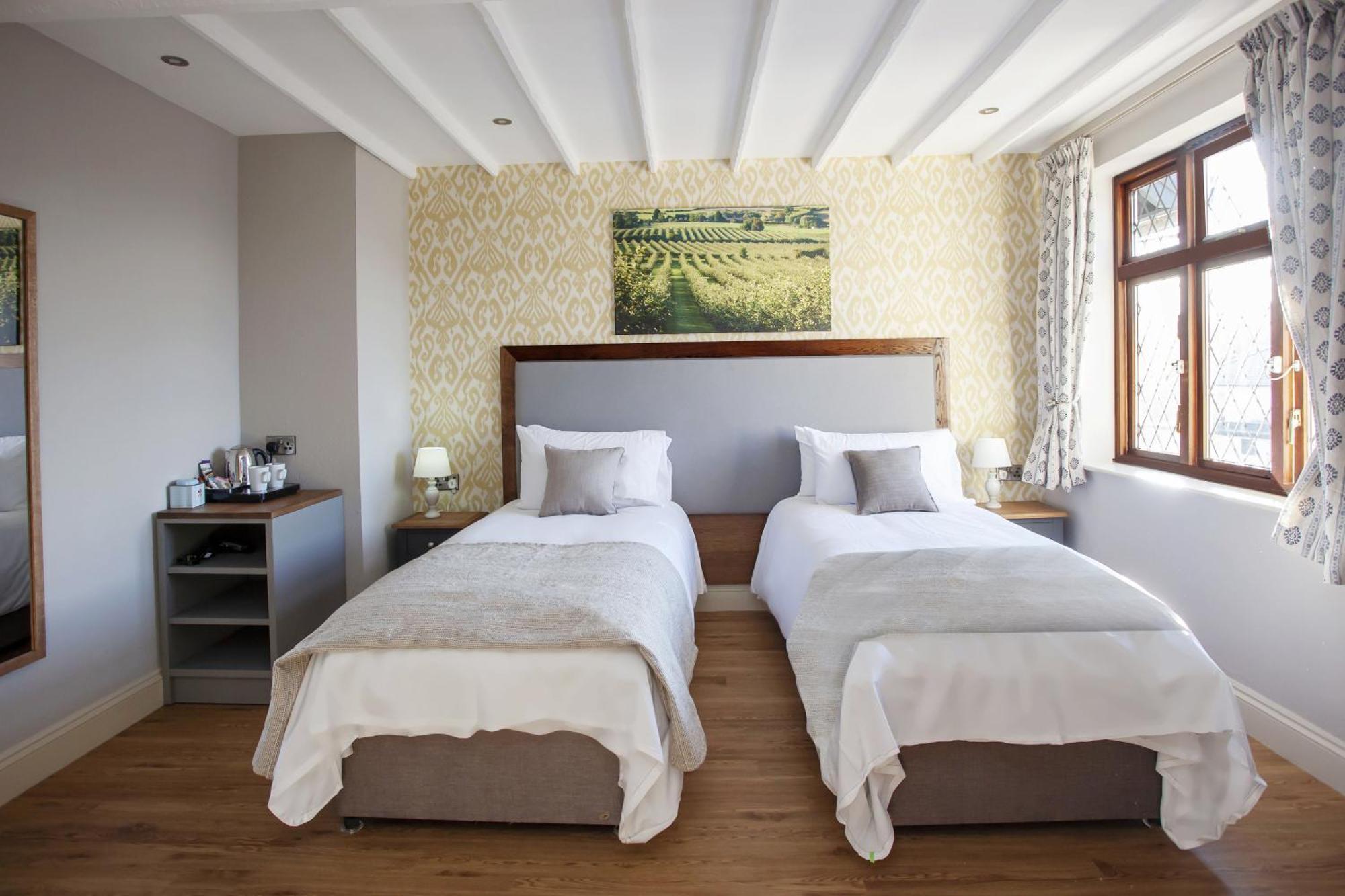 The Woodborough Inn Winscombe Room photo